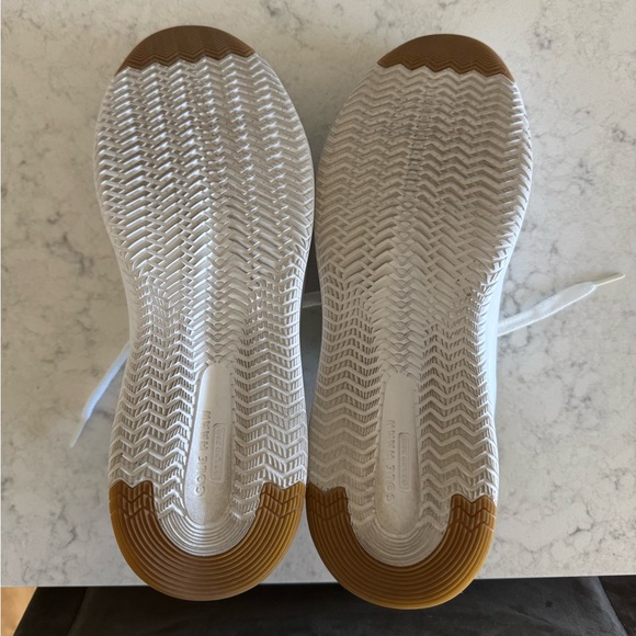 Cole Haan White and Black Sneakers size 9 men’s - Picture 3 of 10
